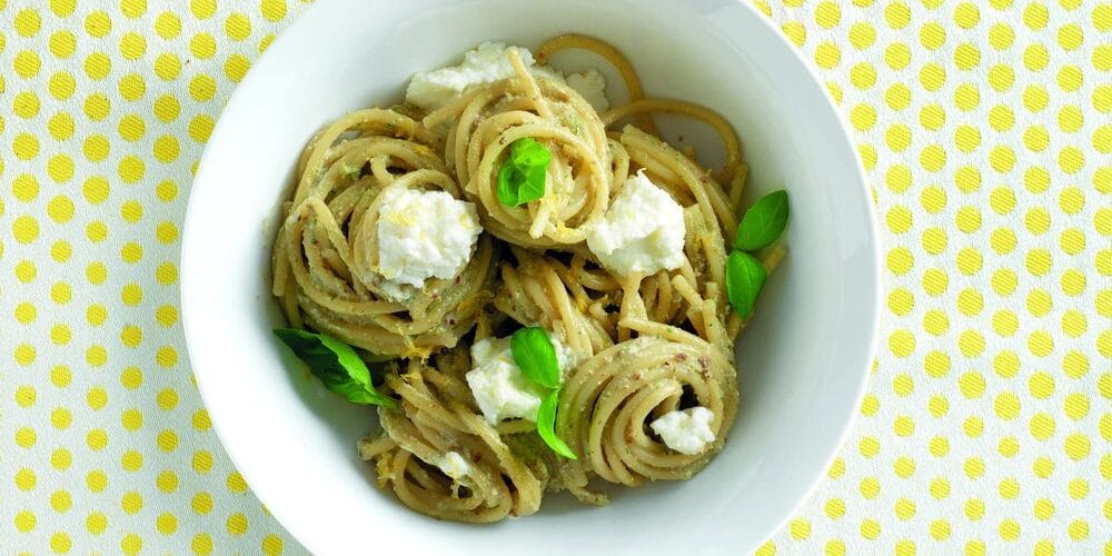 Spaghetti with olives and ricotta