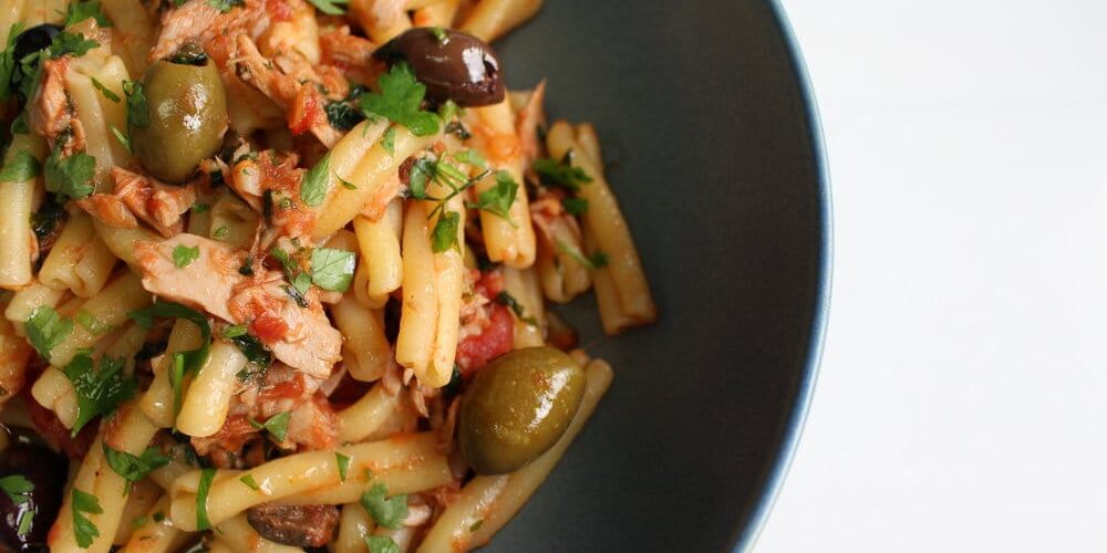 De Cecco Casareccia with preserved tuna, marinated olives & capers