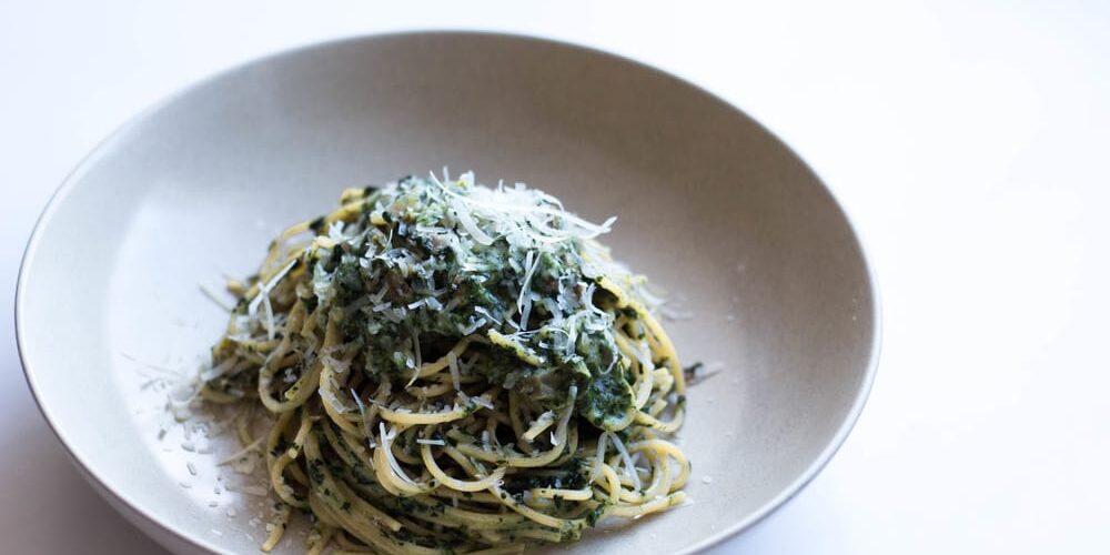 Wholemeal Spaghetti “al verde” With speck and spinach