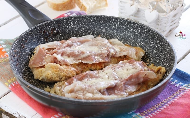 Cotoletta Alla Bolognese — Schnitzel of pork cutlet bolognese style