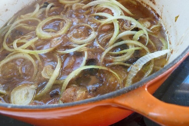 Tagine of chicken with prunes
