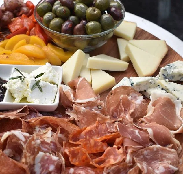 Italian salami selection approx 140g